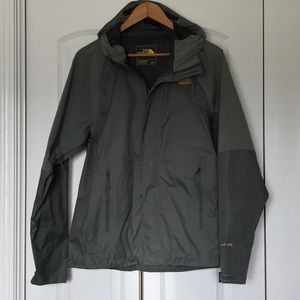 LIKE NEW! Men’s North Face Rain Coat
